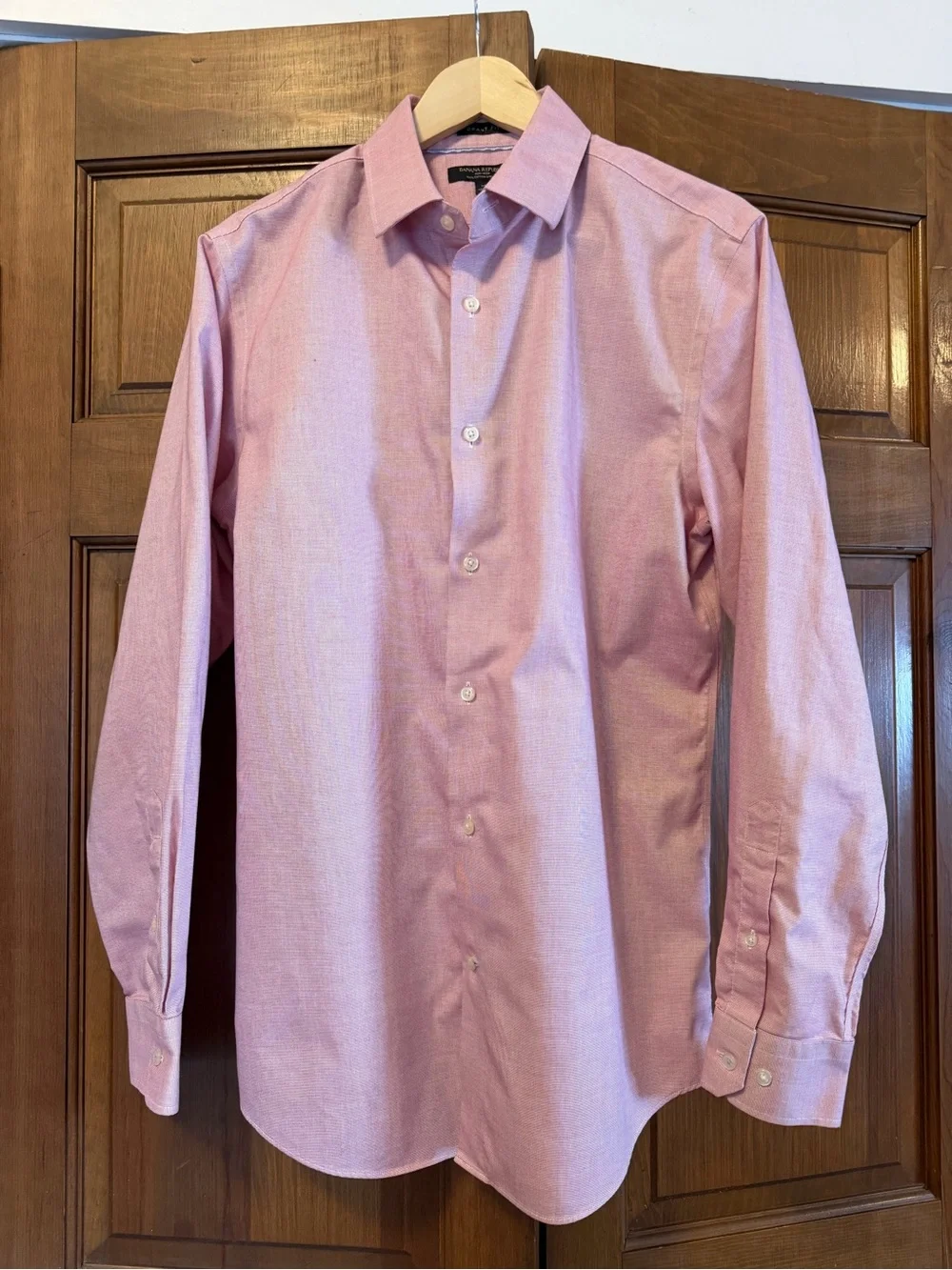 Banana Republic Men's red and white checkered long-Sleeve Dress Shirt